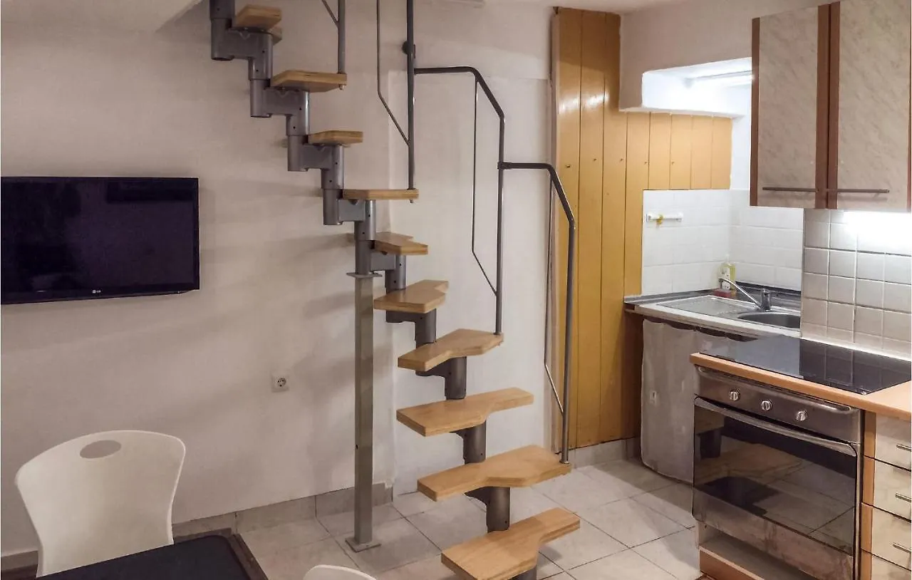 Beautiful Apartment In Cres With Wifi And 1 Bedrooms